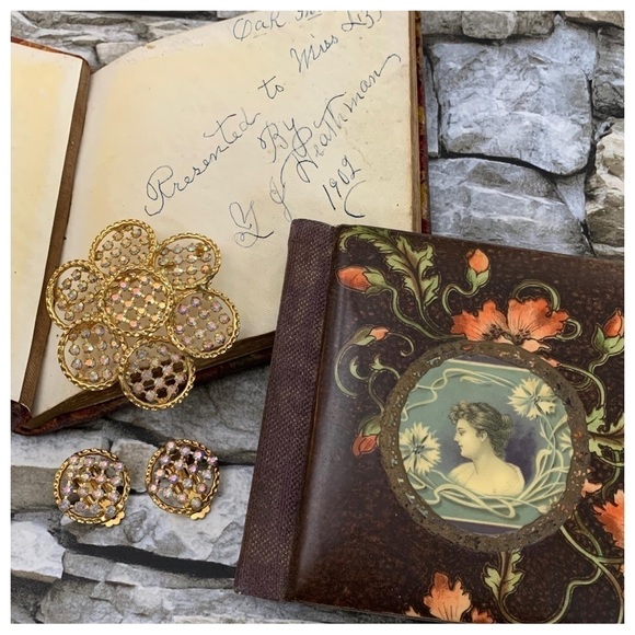 Vintage Figural Flower Art Glass Aurora Borealis Gold Brooch Pin Clip Earrings - Picture 3 of 7